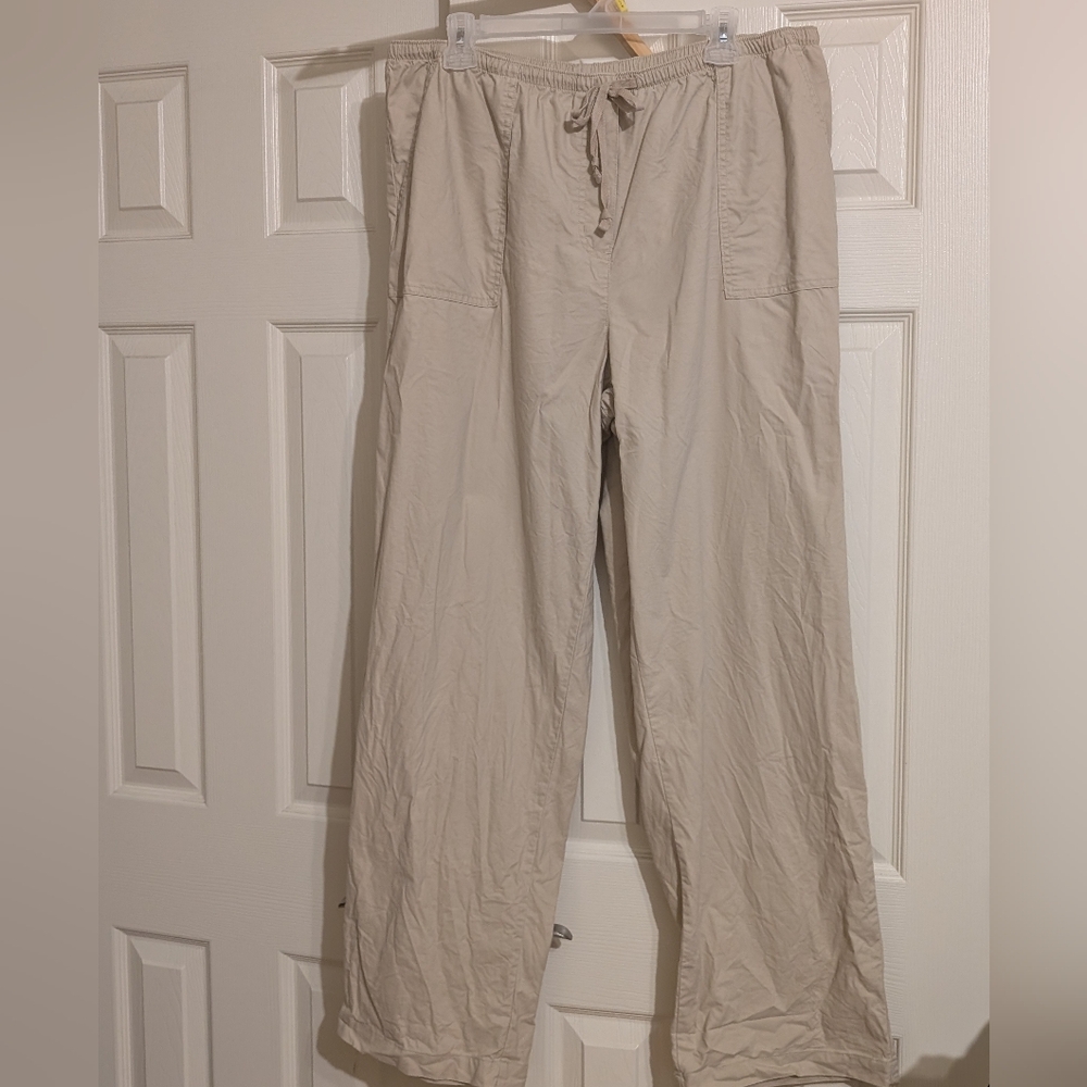 L.L bean Lightweight Cargo Style Pants